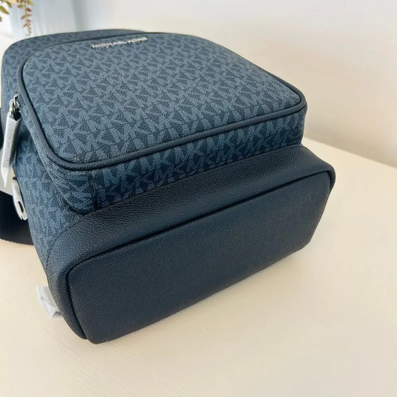 Michael Kors MK Cooper Logo Sling Pack ADMRL/PLBLUE - Picture 8 of 10